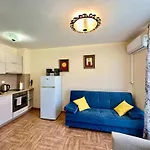 Cozy 1-bedroom In Royal Bay Apartment