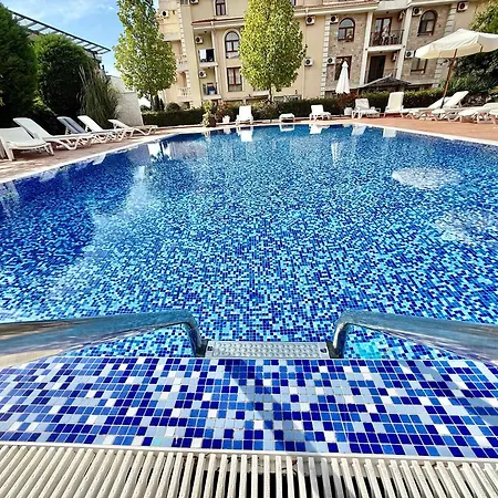 Cozy 1-bedroom In Royal Bay