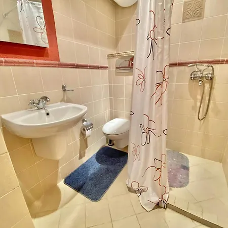 Apartment Cozy 1-bedroom In Royal Bay *