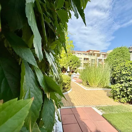 Cozy 1-bedroom In Royal Bay By Menada Sveti Vlas