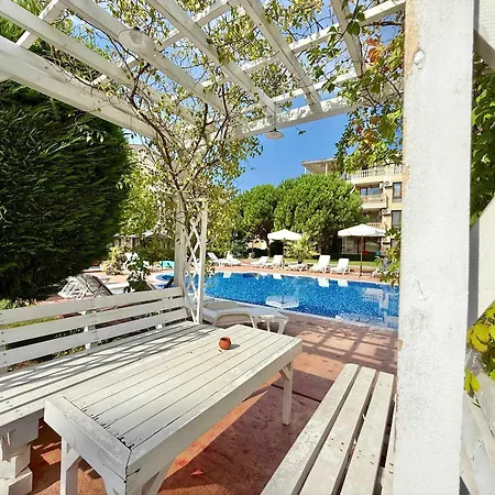 Cozy 1-bedroom In Royal Bay *