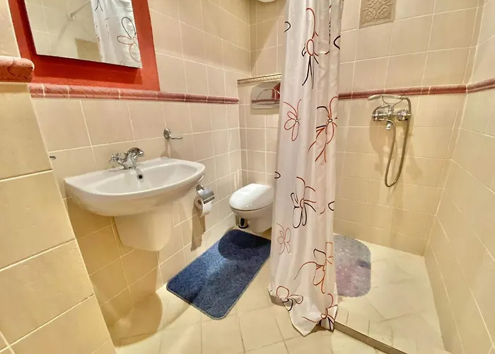 Apartment Cozy 1-bedroom In Royal Bay *